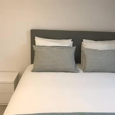 Cozy With A Terrace In The Heart Apartment *